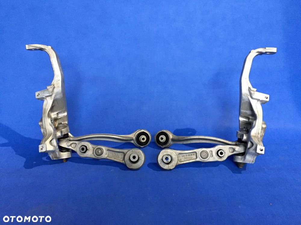 MERCEDES W205 C63 AMG ZWROTNICA WAHACZE PRZÓD - 1