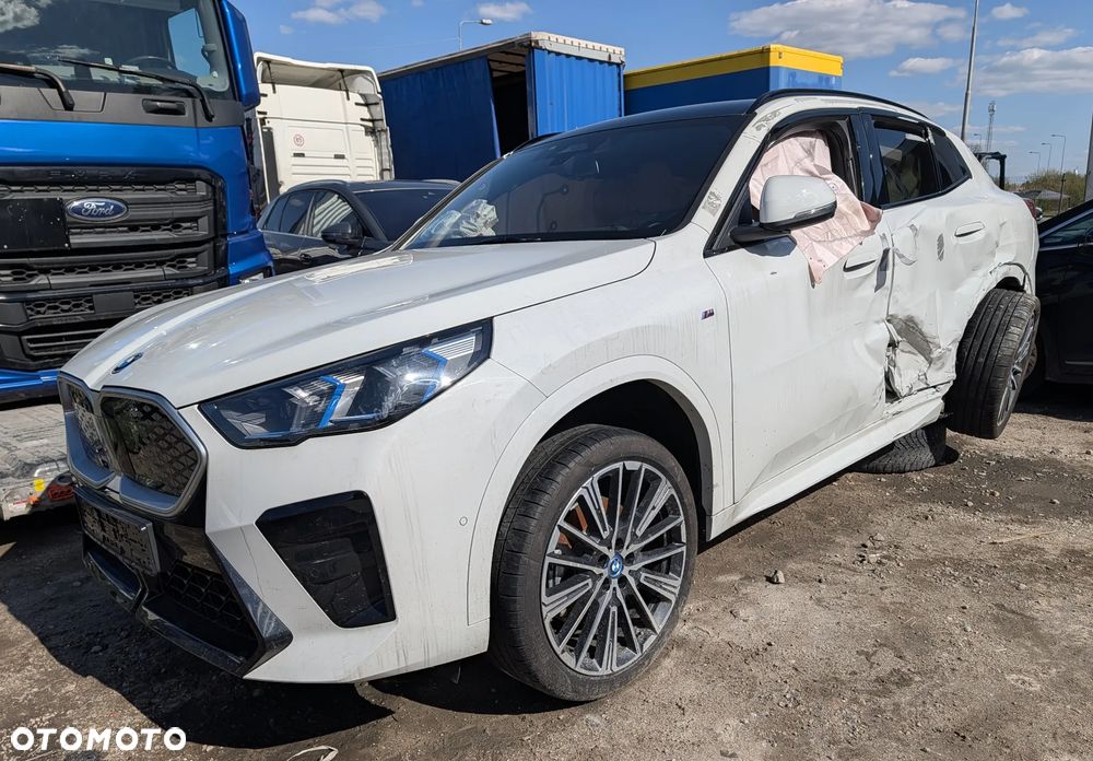 BMW iX2 xDrive30 - 2
