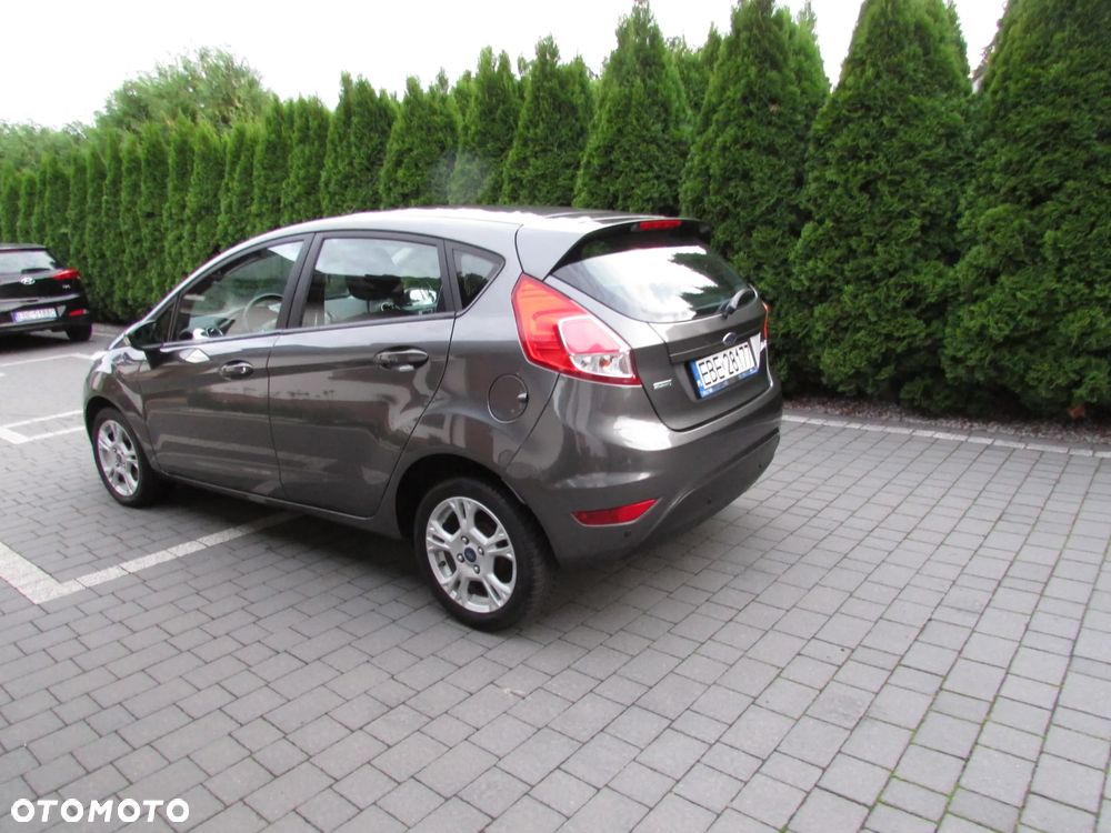 Ford Fiesta 1.0 EcoBoost S&S TITANIUM - 19