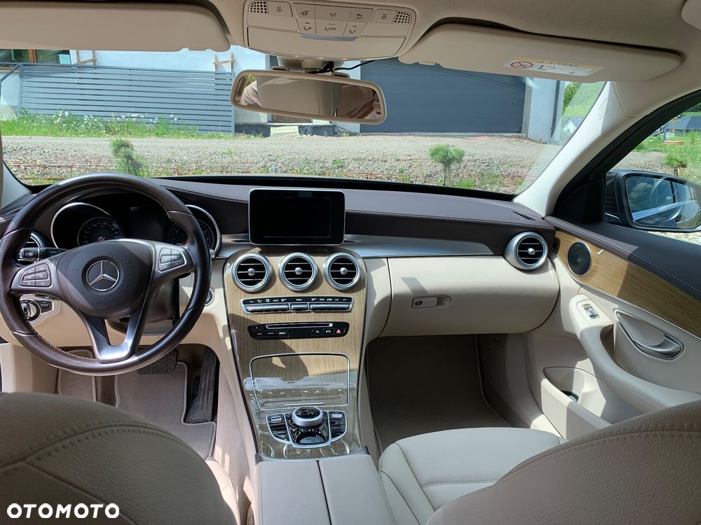 Mercedes-Benz Klasa C 250 7G-TRONIC - 26