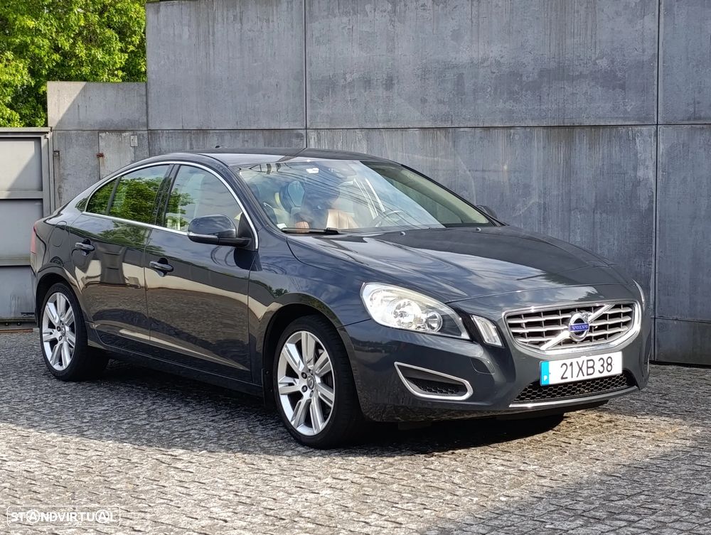 Volvo S60 T5 Powershift Summum - 1