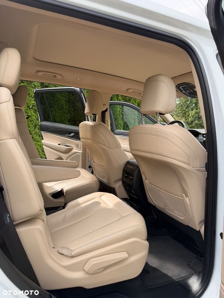 Jeep Grand Cherokee - 29