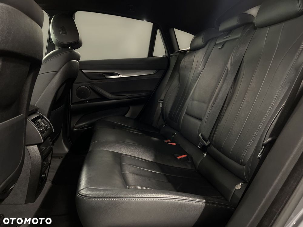 BMW X6 xDrive30d - 16