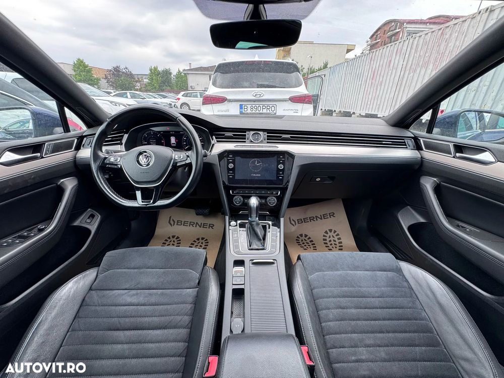 Volkswagen Passat 1.6 TDI SCR DSG Conceptline - 14