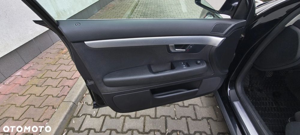 Audi A4 Avant 2.0 T FSI quattro - 9