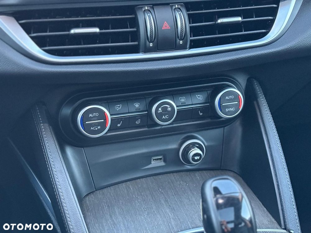 Alfa Romeo Stelvio - 31
