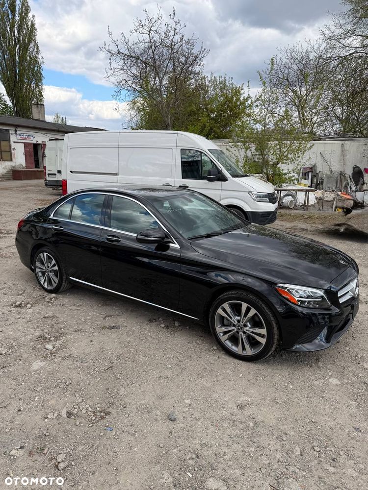 Mercedes-Benz Klasa C 300 4Matic 9G-TRONIC AMG Line - 20