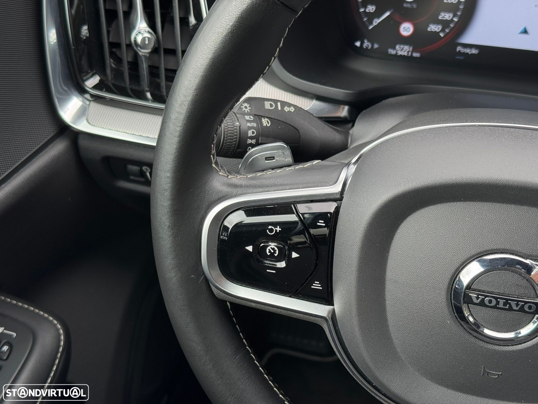 Volvo V60 2.0 D3 R-Design Geartronic - 31