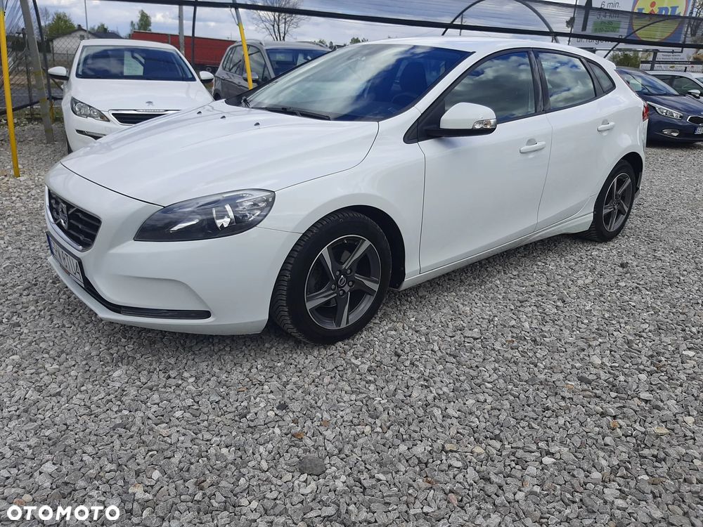 Volvo V40 D2 Momentum - 1