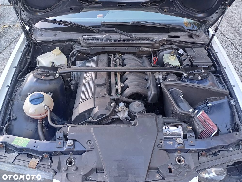 BMW Seria 3 320i - 6