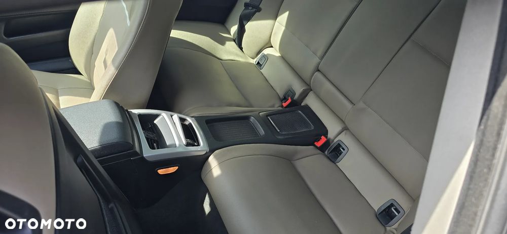 BMW Seria 3 320i - 6