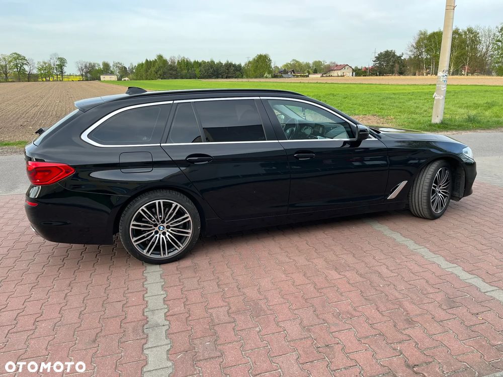 BMW Seria 5 520d xDrive - 4