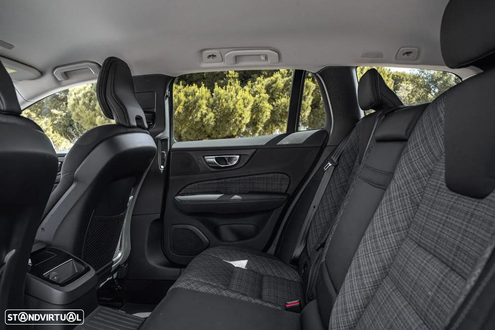 Volvo V60 2.0 T6 AWD TE Core - 24