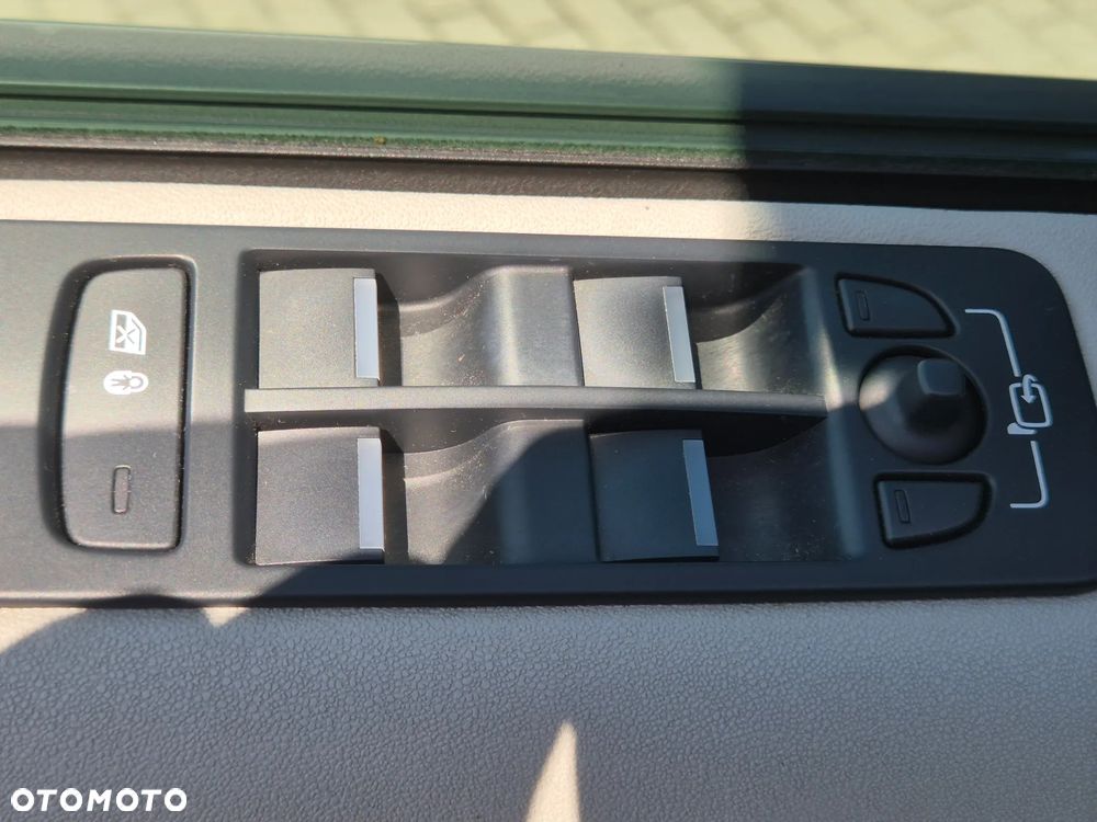 Land Rover Discovery Sport - 26