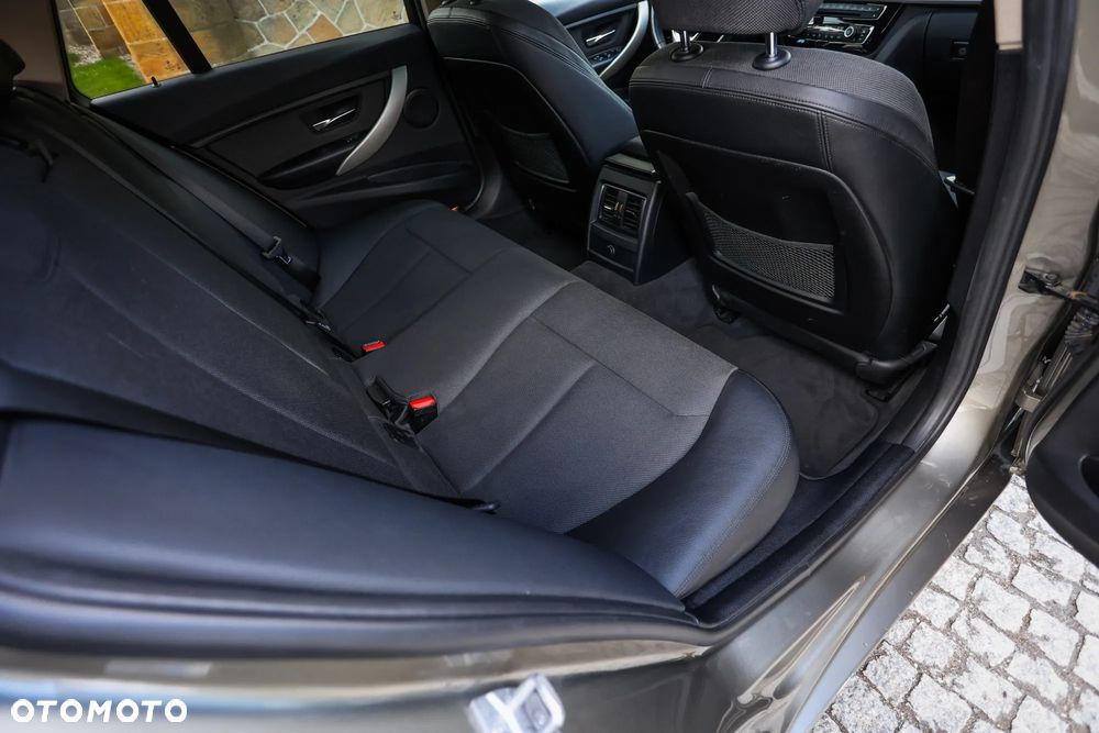 BMW Seria 3 318d Edition Luxury Line Purity - 23