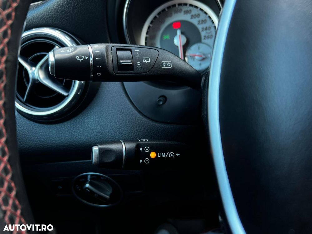 Mercedes-Benz GLA - 16