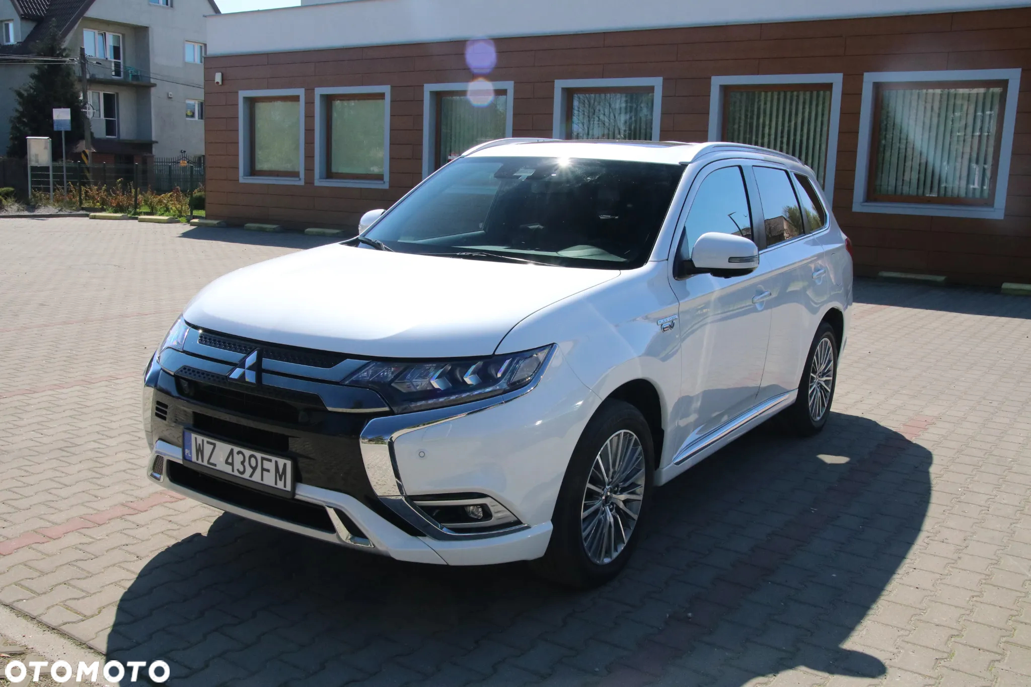 Mitsubishi Outlander 2.0 4WD Plug-In Hybrid - 2