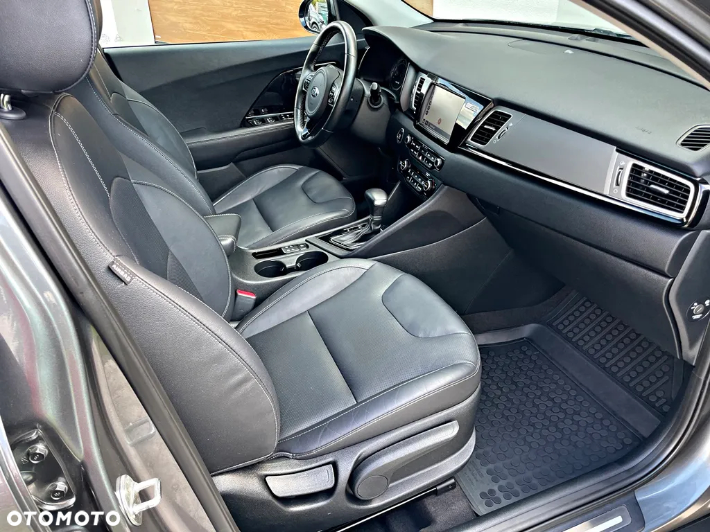Kia Niro 1.6 GDI Hybrid L Business Line - 29