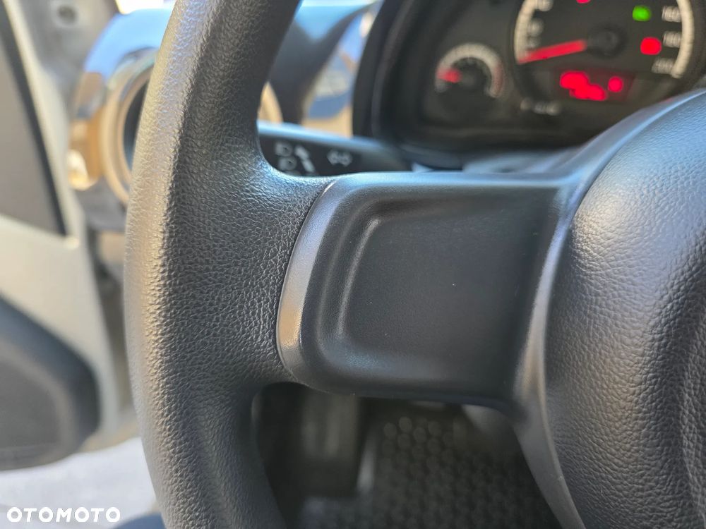 Volkswagen up! 1.0 move CityLine - 32