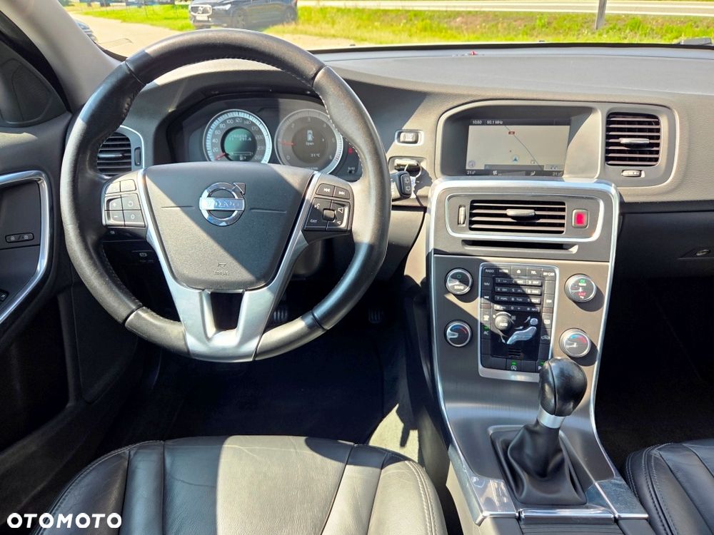 Volvo V60 D2 Momentum - 33