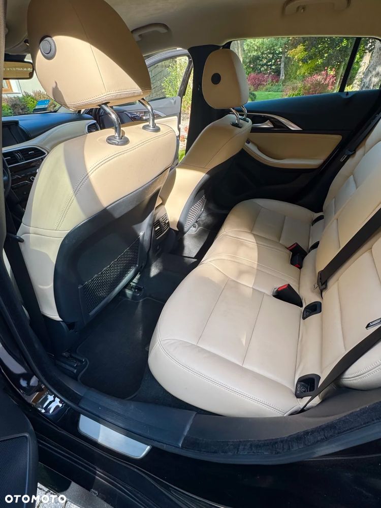 Infiniti Q30 - 15