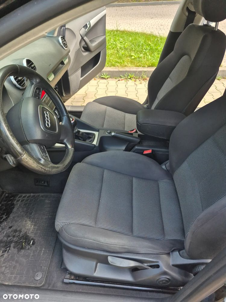 Audi A3 Sportback 1.6 Ambiente - 8