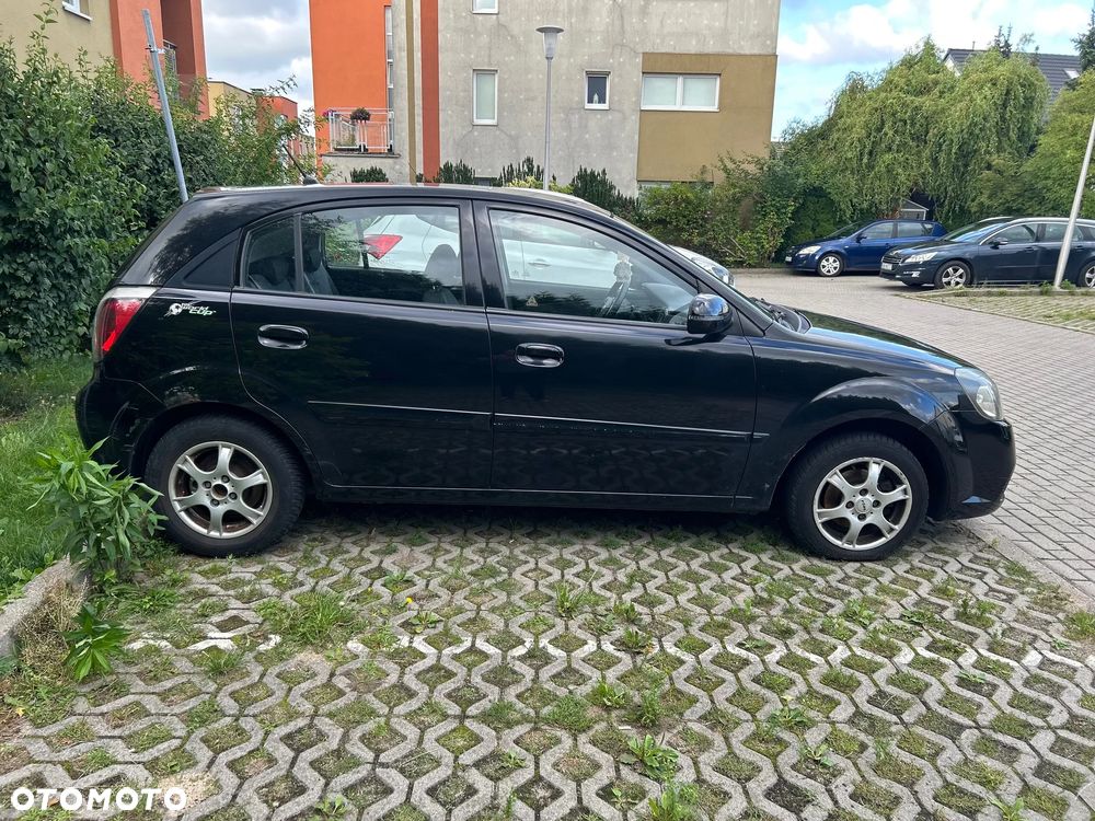 Kia Rio - 2