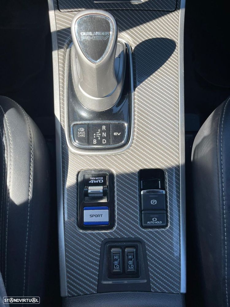 Mitsubishi Outlander - 14
