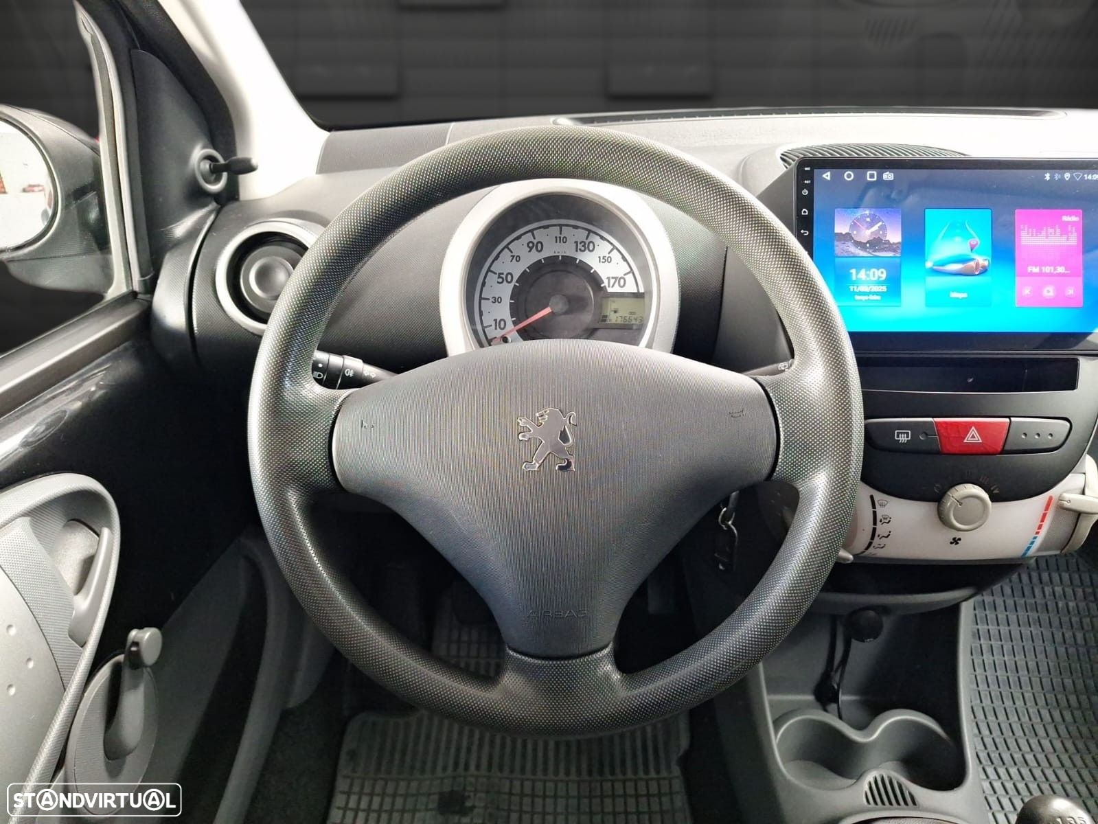 Peugeot 107 1.0 Urban - 10