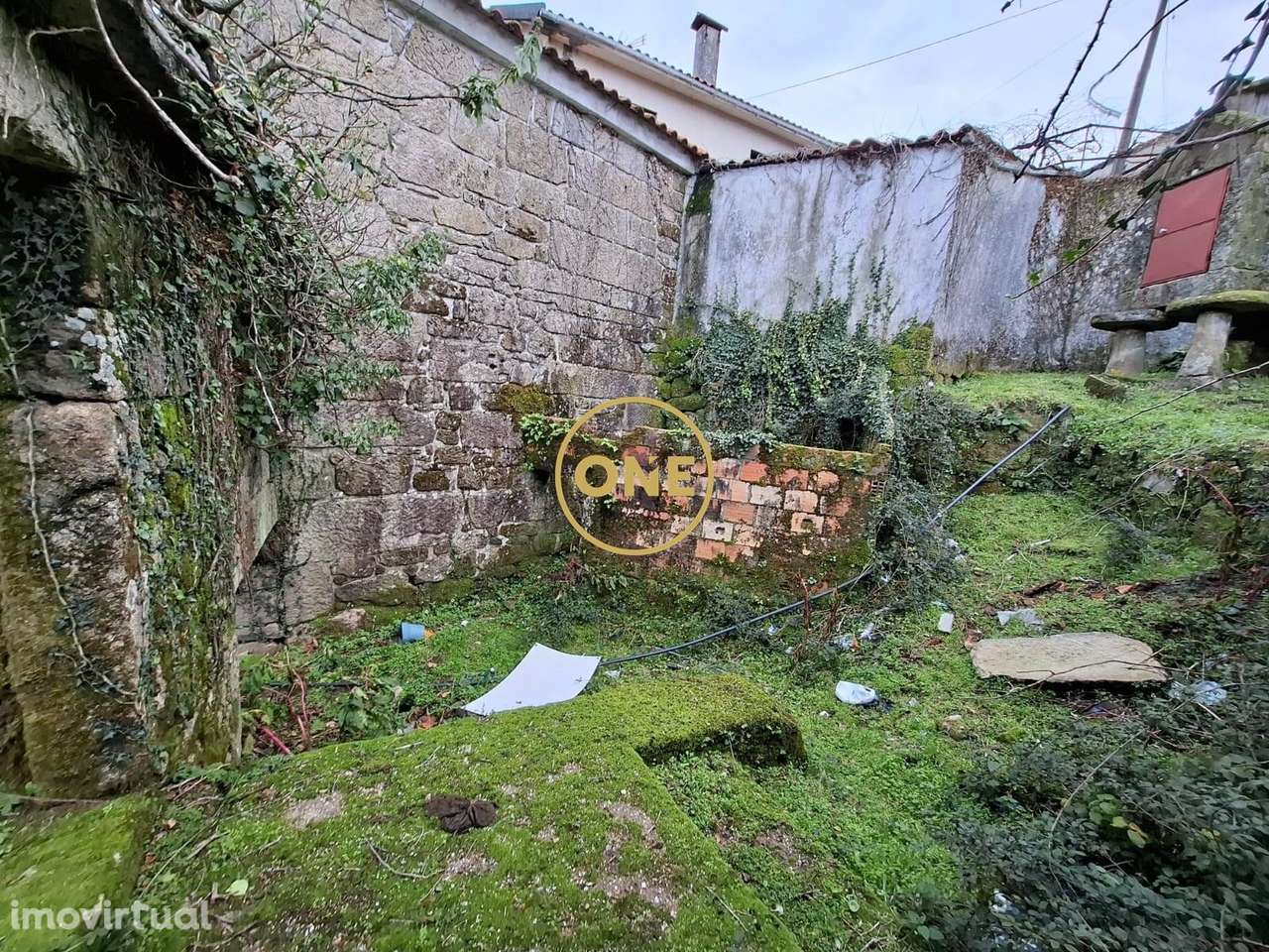 Terreno com Moradia para Renovar - Grande imagem: 3/13