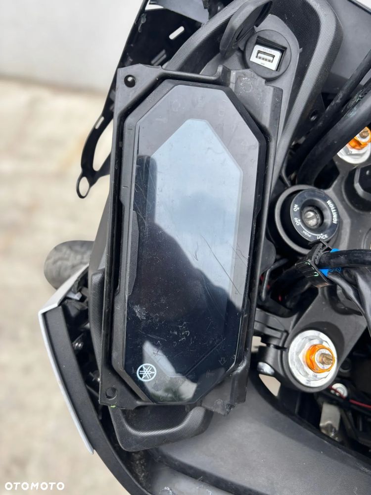Yamaha MT - 9