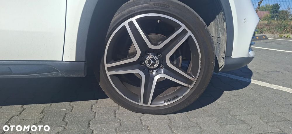 Mercedes-Benz GLA 200 7G-DCT AMG Line - 17