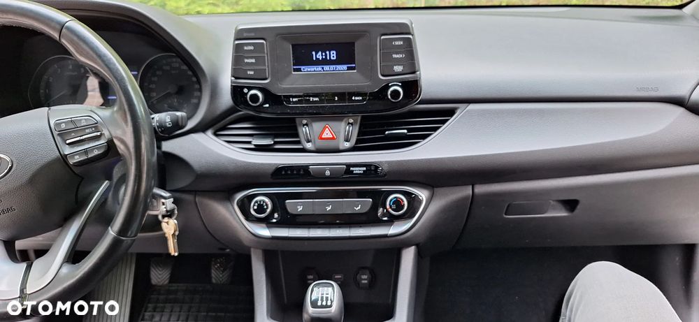 Hyundai i30 1.4 Classic + - 10