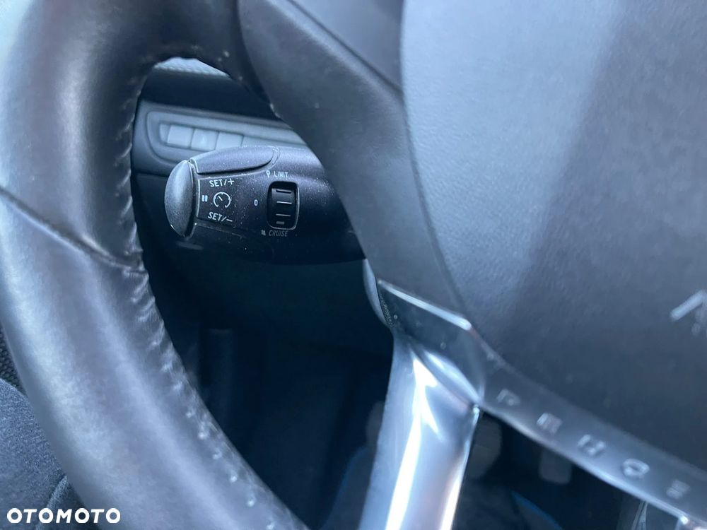 Peugeot 208 1.2 PureTech Active - 10