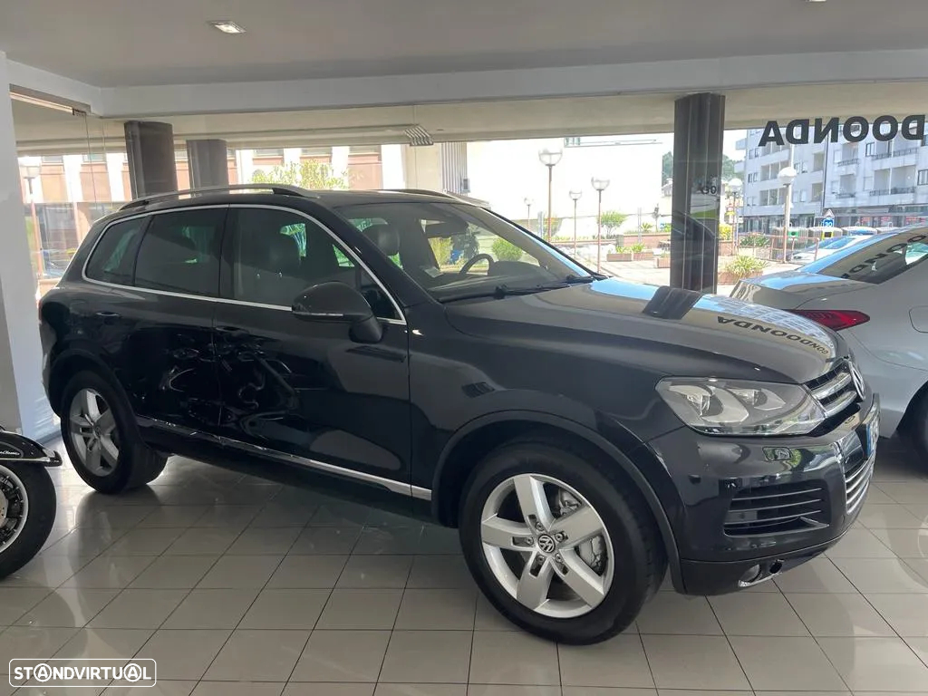 VW Touareg 3.0 TSI Hibrido - 2