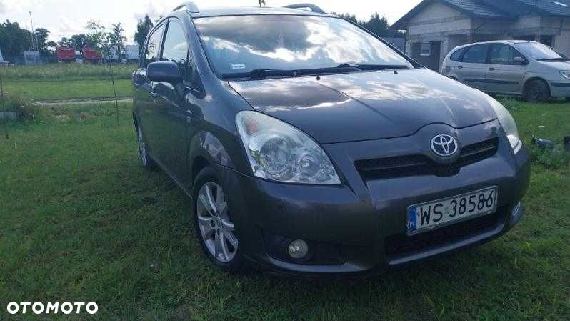 Toyota Corolla Verso - 3