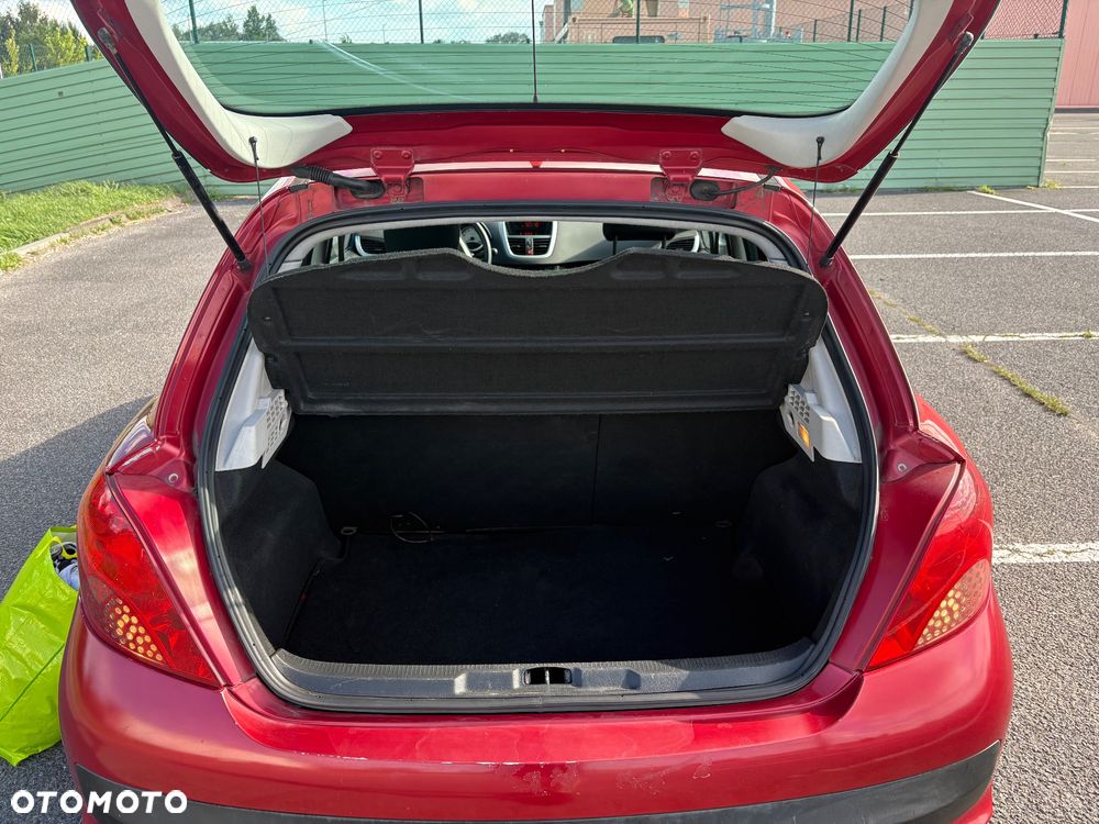 Peugeot 207 1.4 HDi Presence - 12
