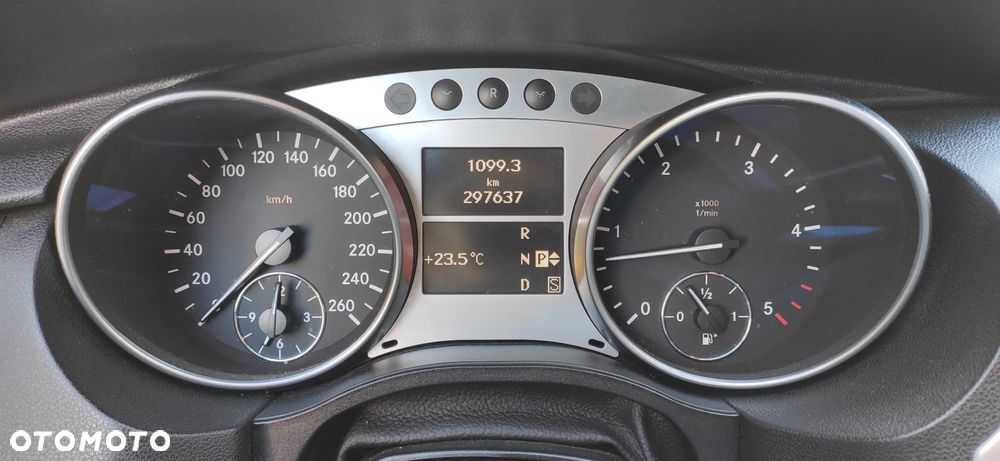 Mercedes-Benz Klasa R 320 CDI L 4-Matic - 12