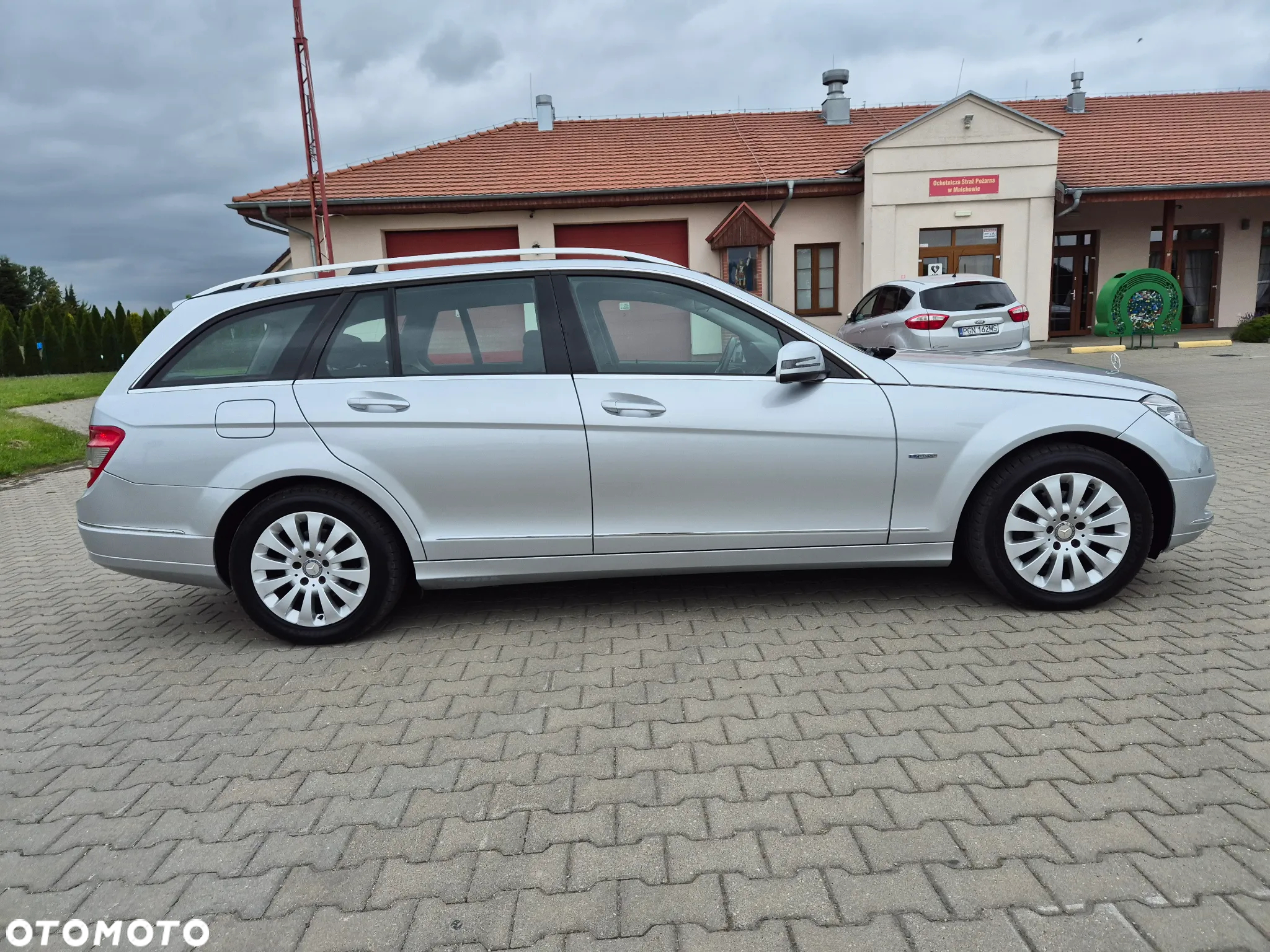 Mercedes-Benz Klasa C 180 T Kompressor Automatik BlueEFFICIENCY Special Edition - 18