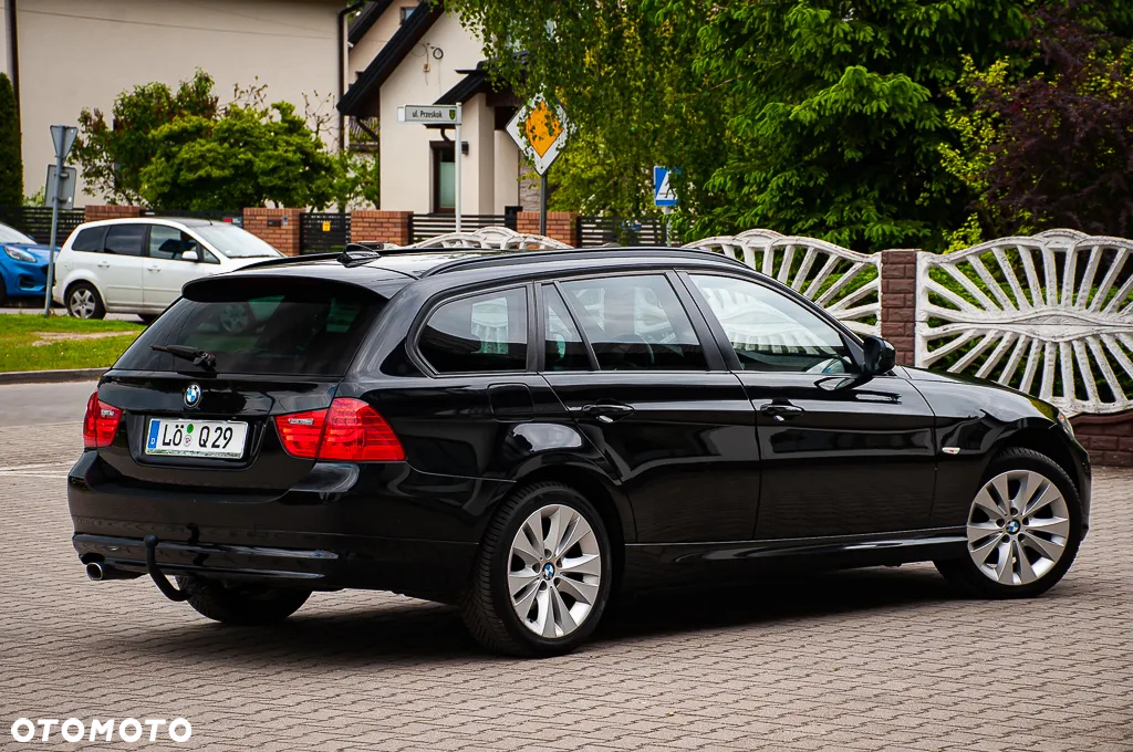 BMW Seria 3 320d xDrive DPF Touring Edition Fleet Exclusive - 29