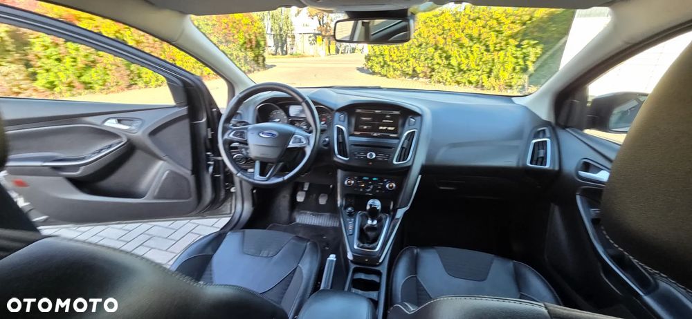 Ford Focus Turnier 1.0 EcoBoost Start-Stopp-System TITANIUM X - 32