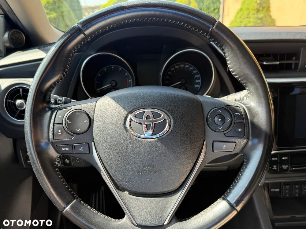 Toyota Auris - 13