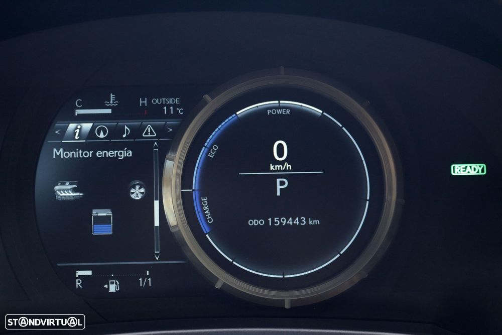 Lexus IS 300H F Sport - 31