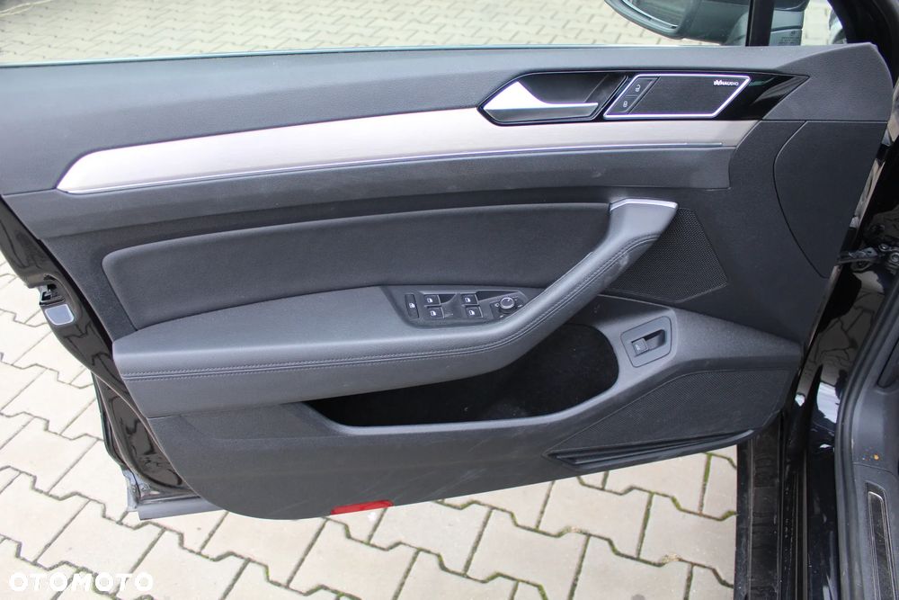 Volkswagen Passat 2.0 TDI Bi-Turbo BMT 4Mot Highline DSG - 20