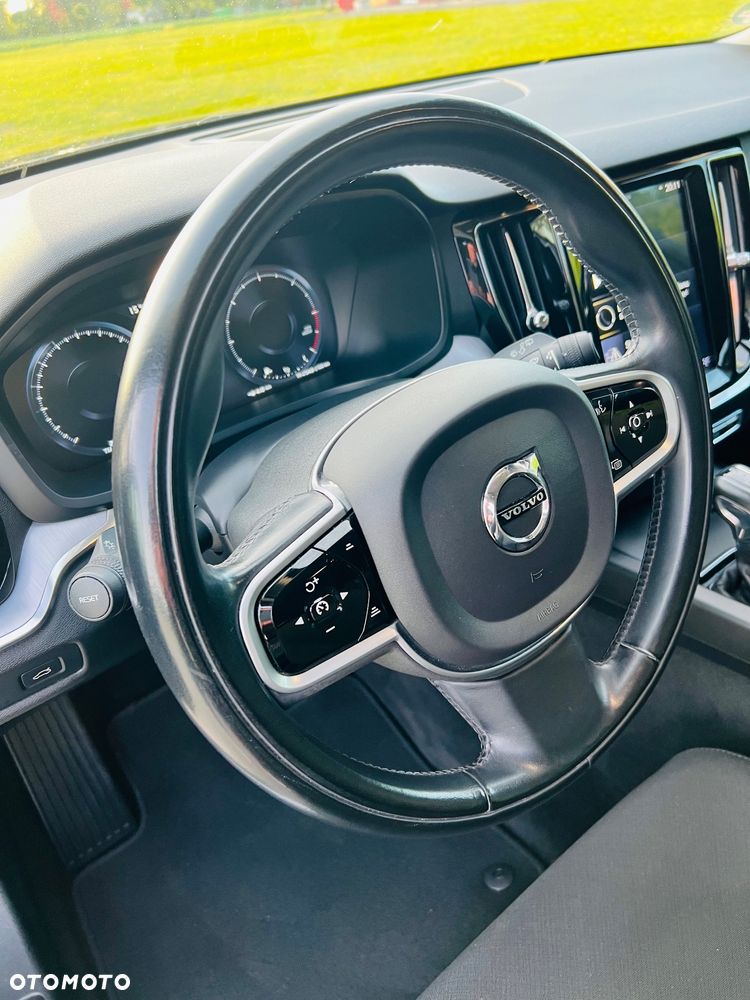 Volvo V60 D3 Momentum Pro - 9