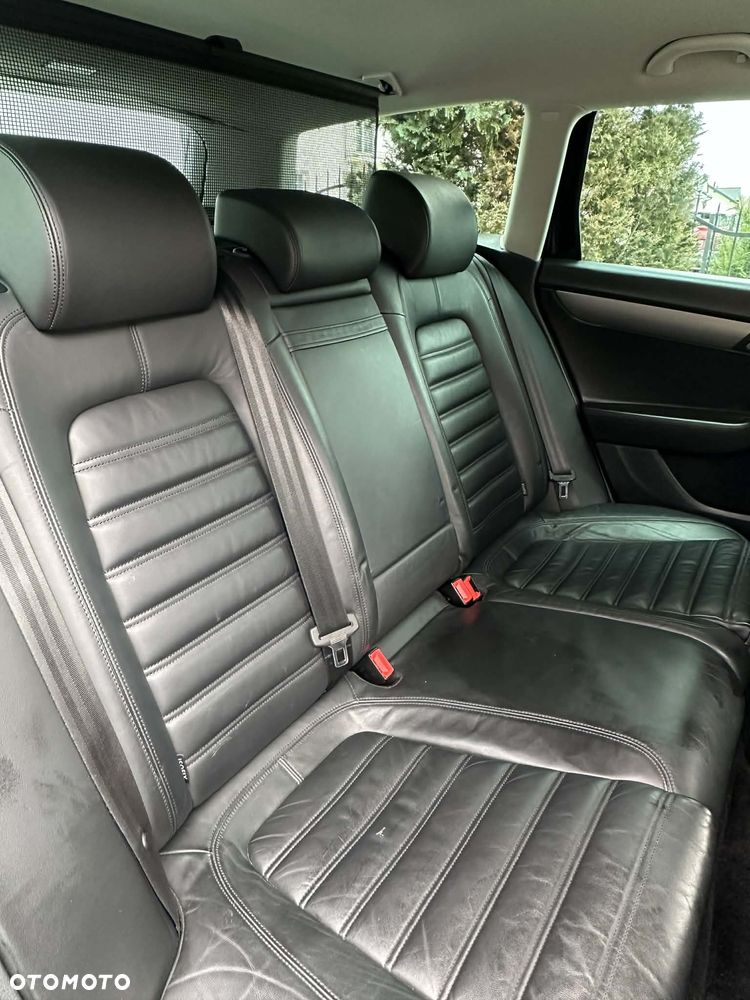 Volkswagen Passat 2.0 TDI 4Motion DSG BlueMotion Tech R-Line - 34