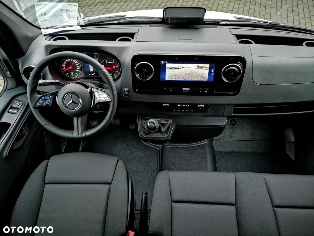 Mercedes-Benz Sprinter - 9