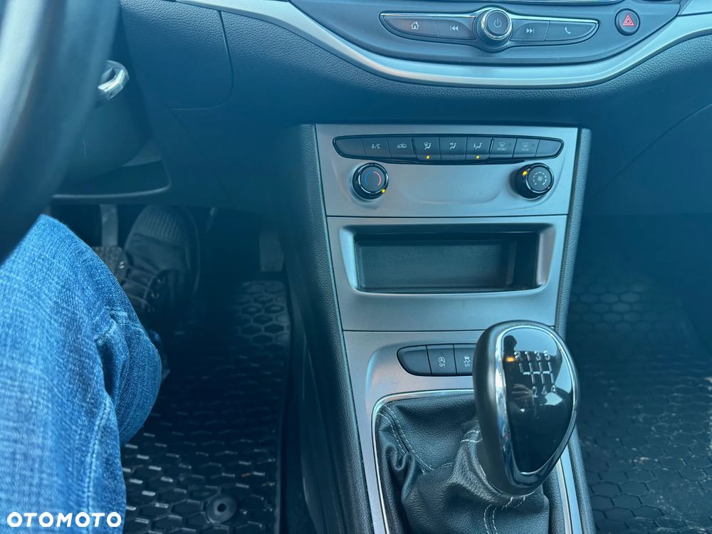 Opel Astra 1.2 T Edition S&S - 17