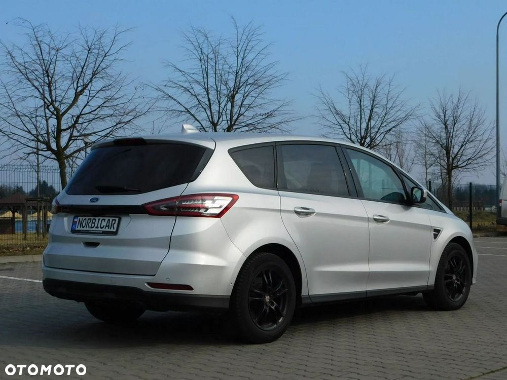 Ford S-Max - 32