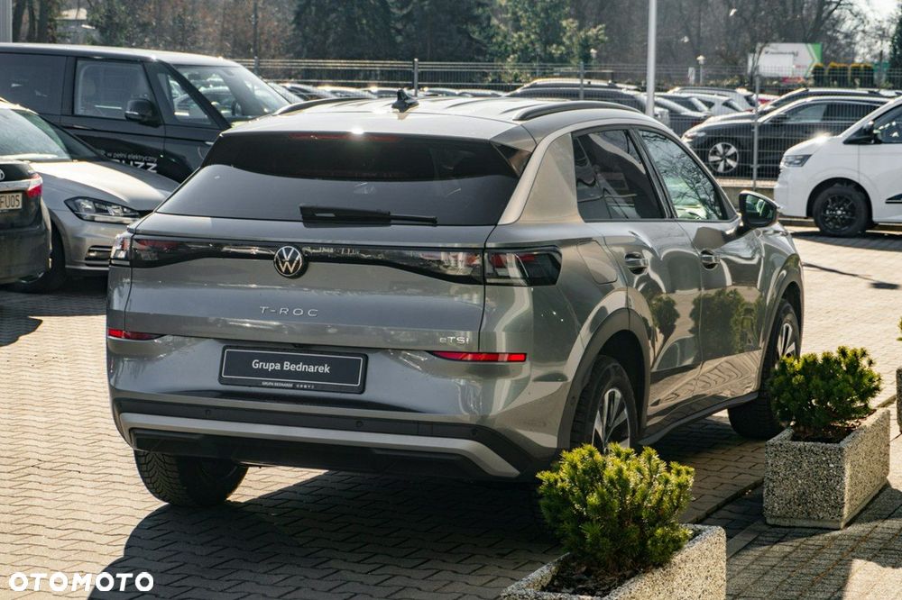 Volkswagen T-Roc - 8